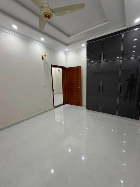 2-bed Apartment For Rent in Etihad Town Phase-1 Lahore